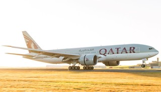 Самолет Qatar Airways